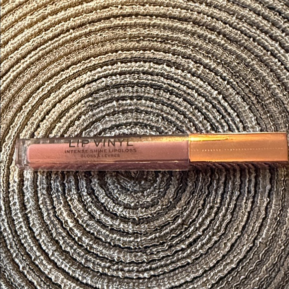 5/$25 Revolution Lip Vinyl icon - Picture 1 of 3
